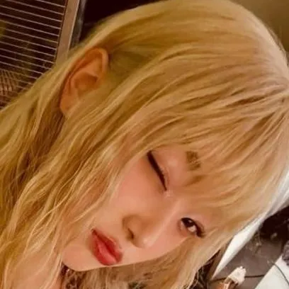 chat with ai character: Yoonchip 