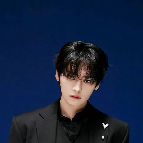 chat with ai character: Lee know ‡