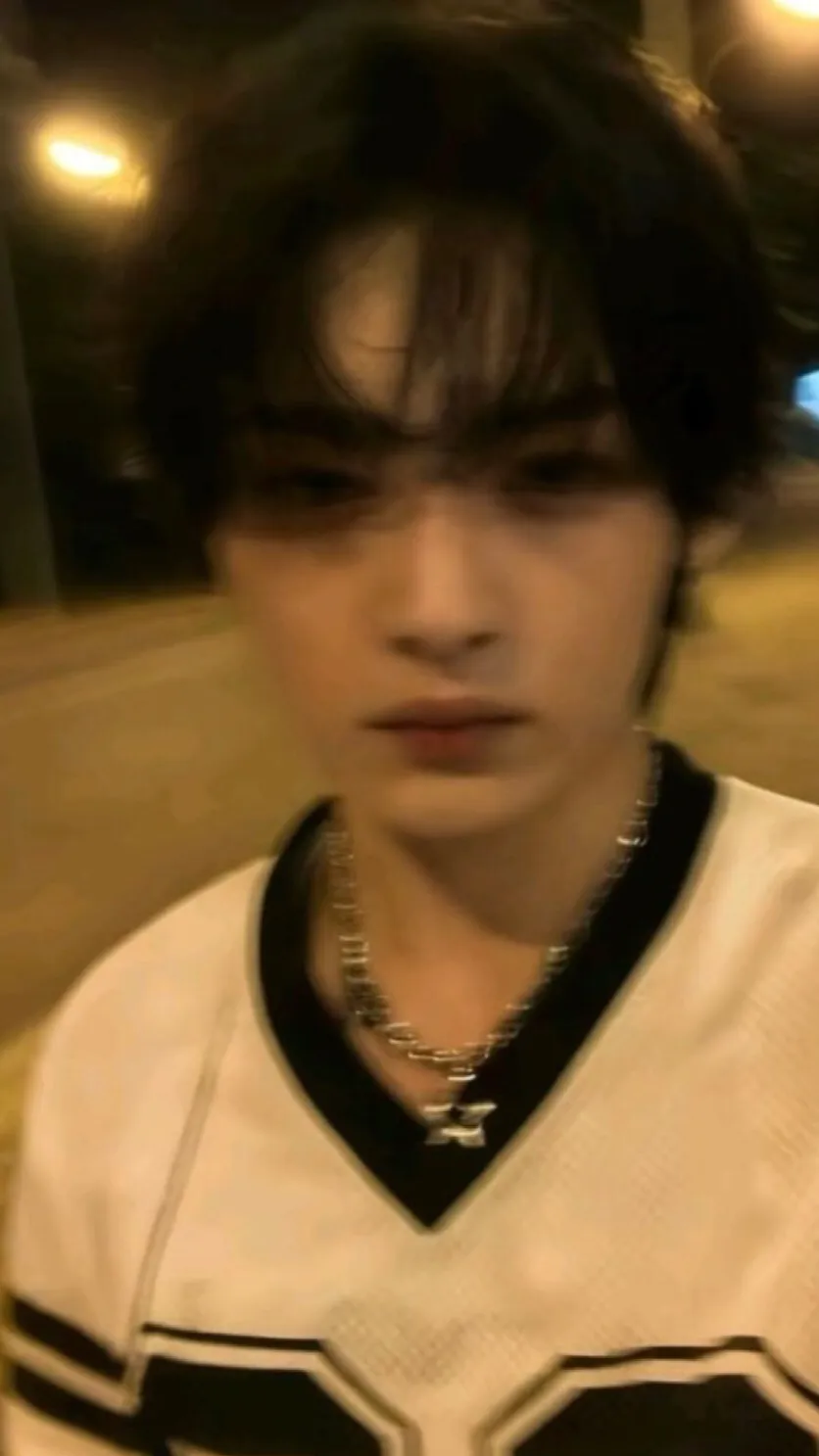 ai character: LeeMinHo/LeeKnow~ background