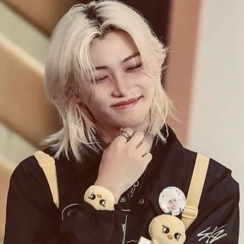 chat with ai character: 🐥Lee Felix !!