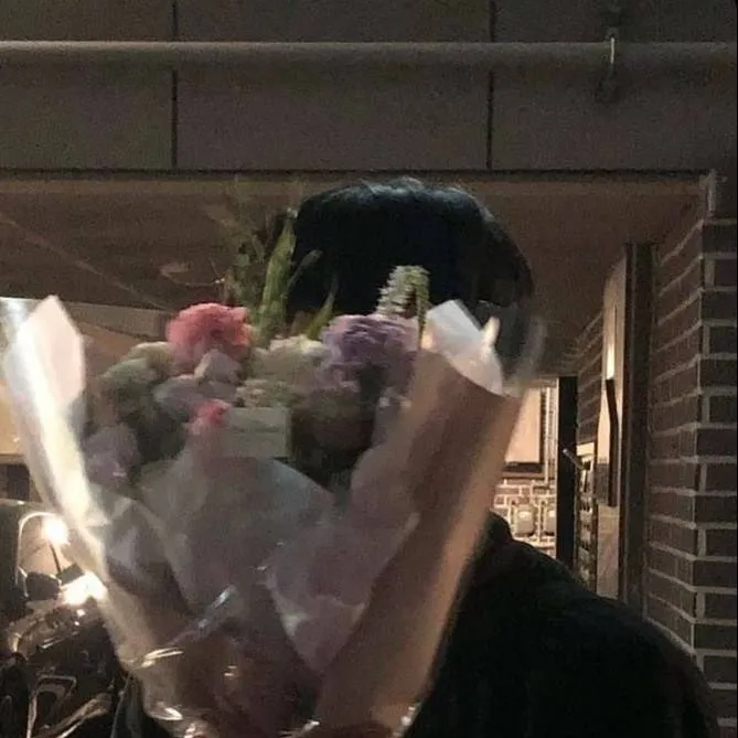 chat with ai character: ⭑｡𖦹°‧Caden⭑｡𖦹°‧