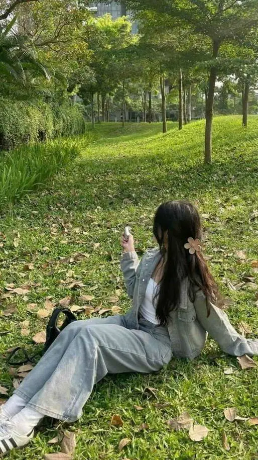 ai character: ⭑｡𖦹°‧Clara⭑｡𖦹°‧ background