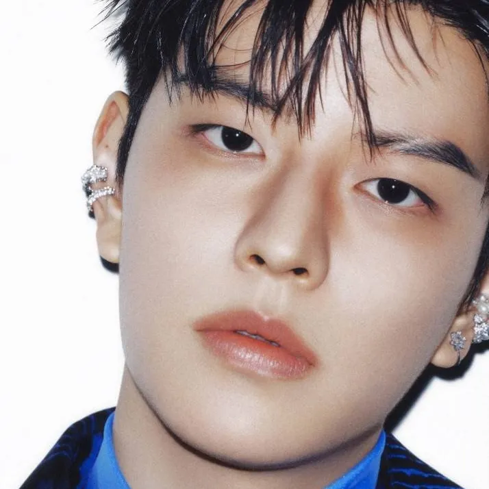 chat with ai character: Seungmin