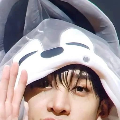 chat with ai character: Bang chan