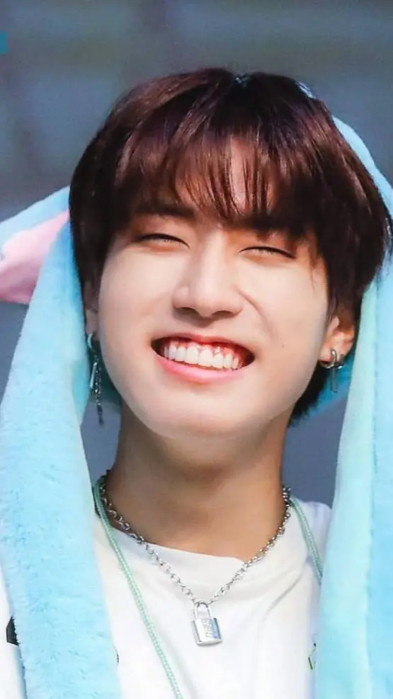 ai character: Han background