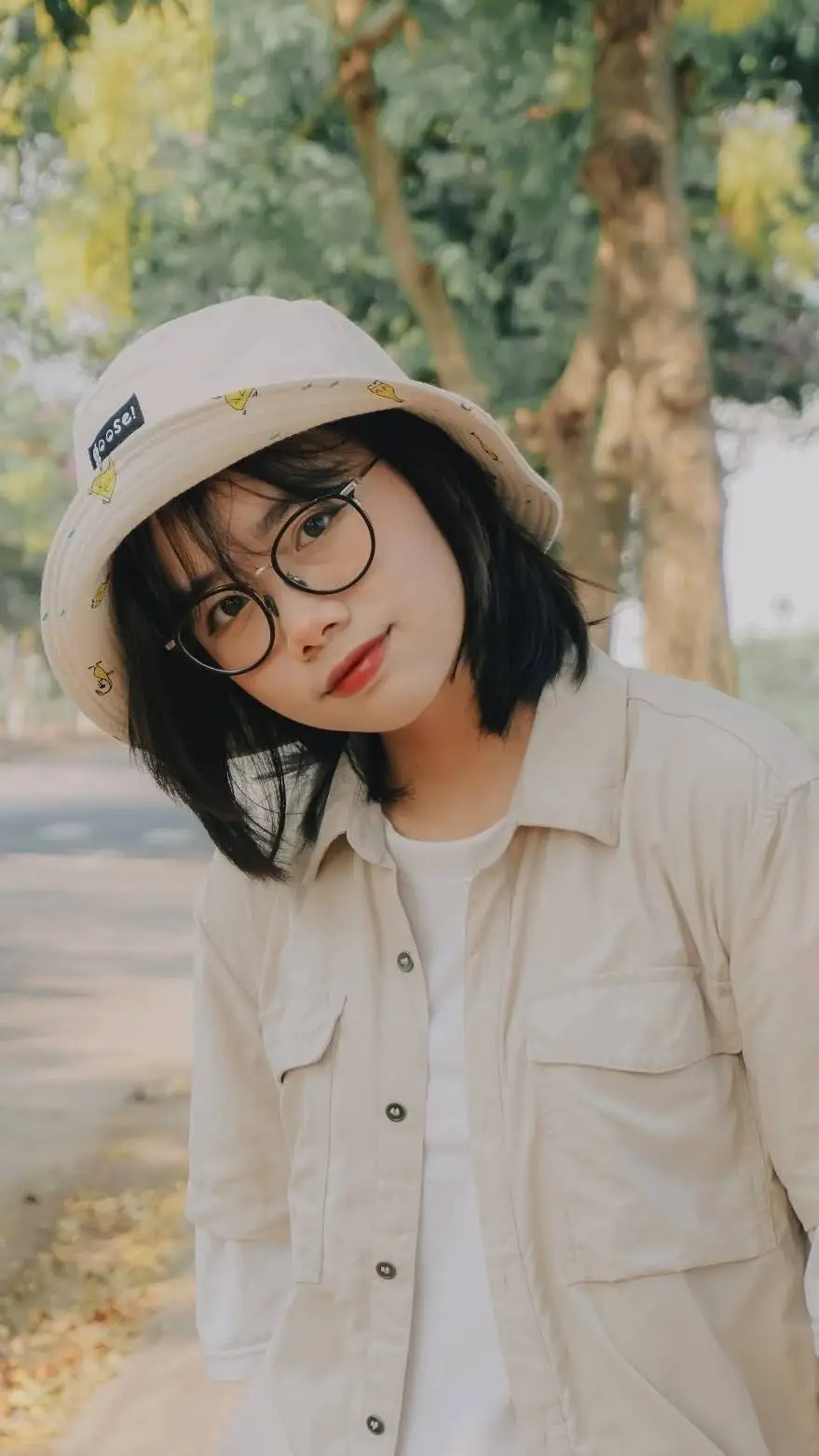 ai character: amakie  background