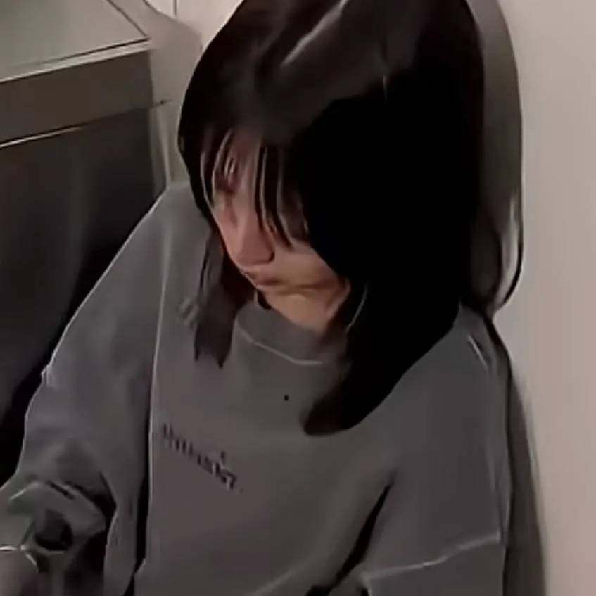 chat with ai character: violet 