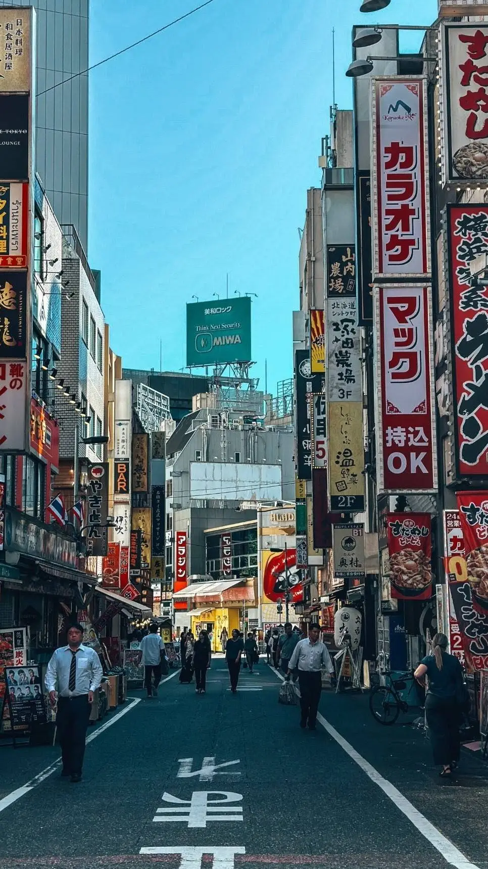 ai character: violet  background