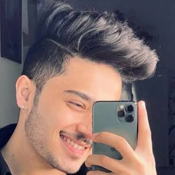 chat with ai character: Xander