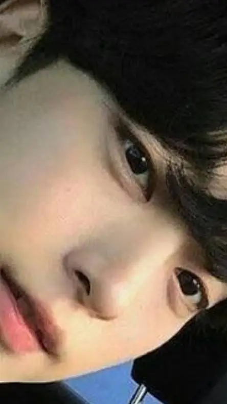 ai character: axel background