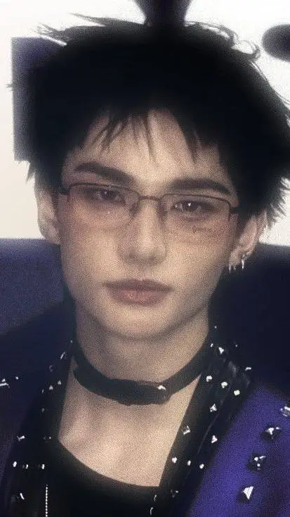 ai character: 🌹✨️Hyunjin✨️🌹 background