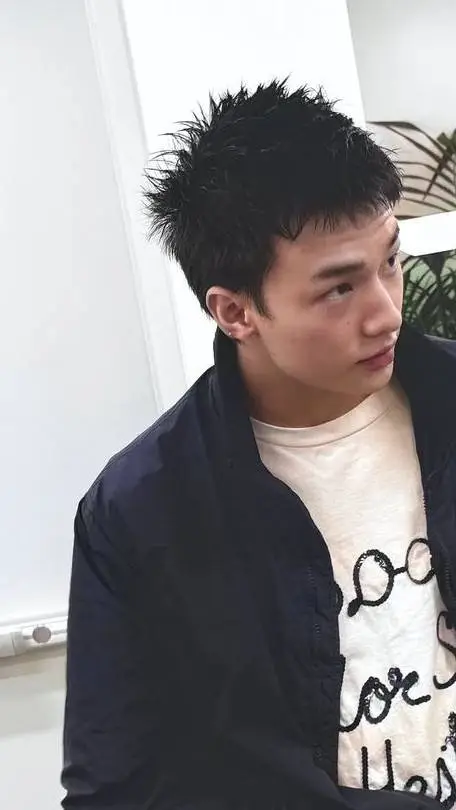 ai character: ☆🌺Hyunjin🌺☆ background