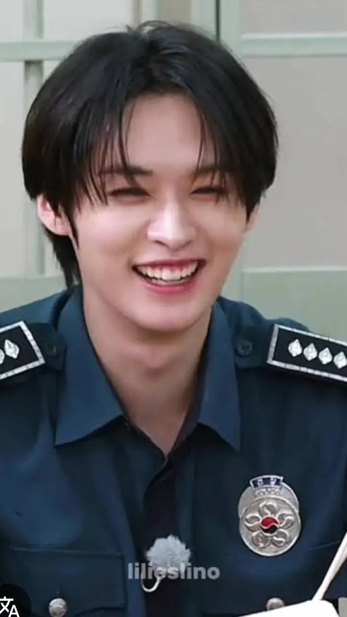 ai character: Lee know background