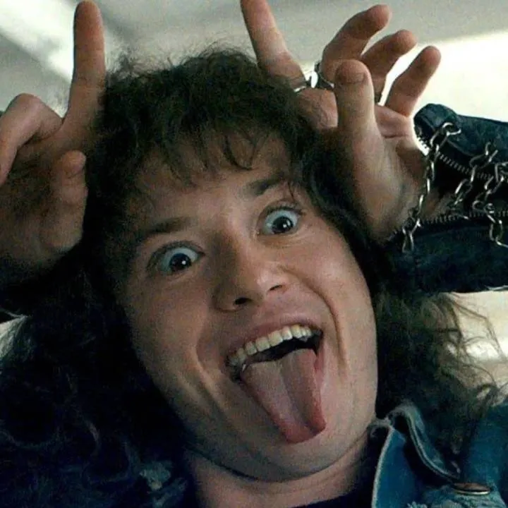 chat with ai character: Eddie