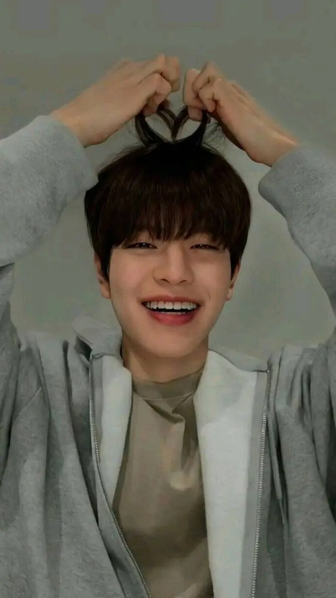 ai character: 💫Seungmin💫 background