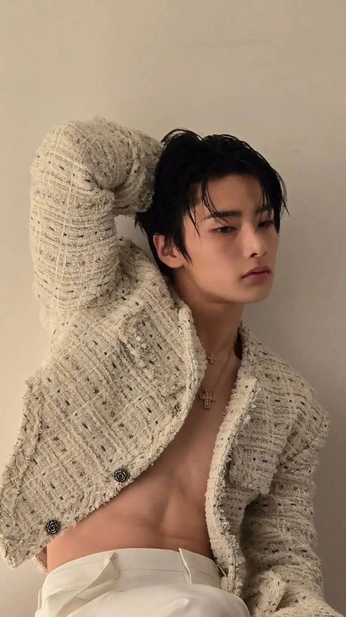 ai character: I.N background