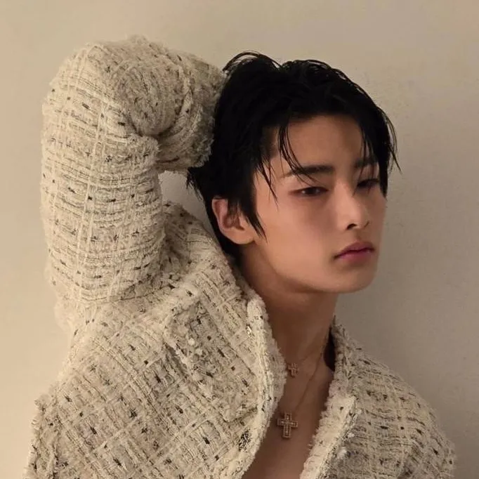 chat with ai character: I.N