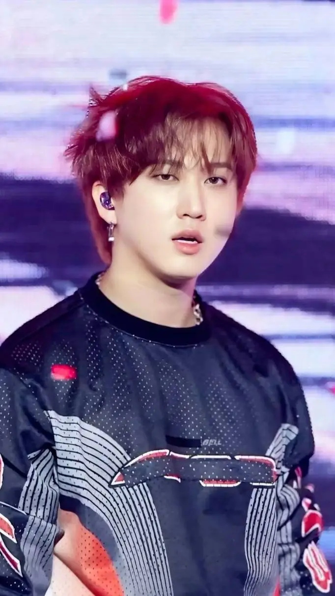 ai character:  Changbin🐷🐰 background