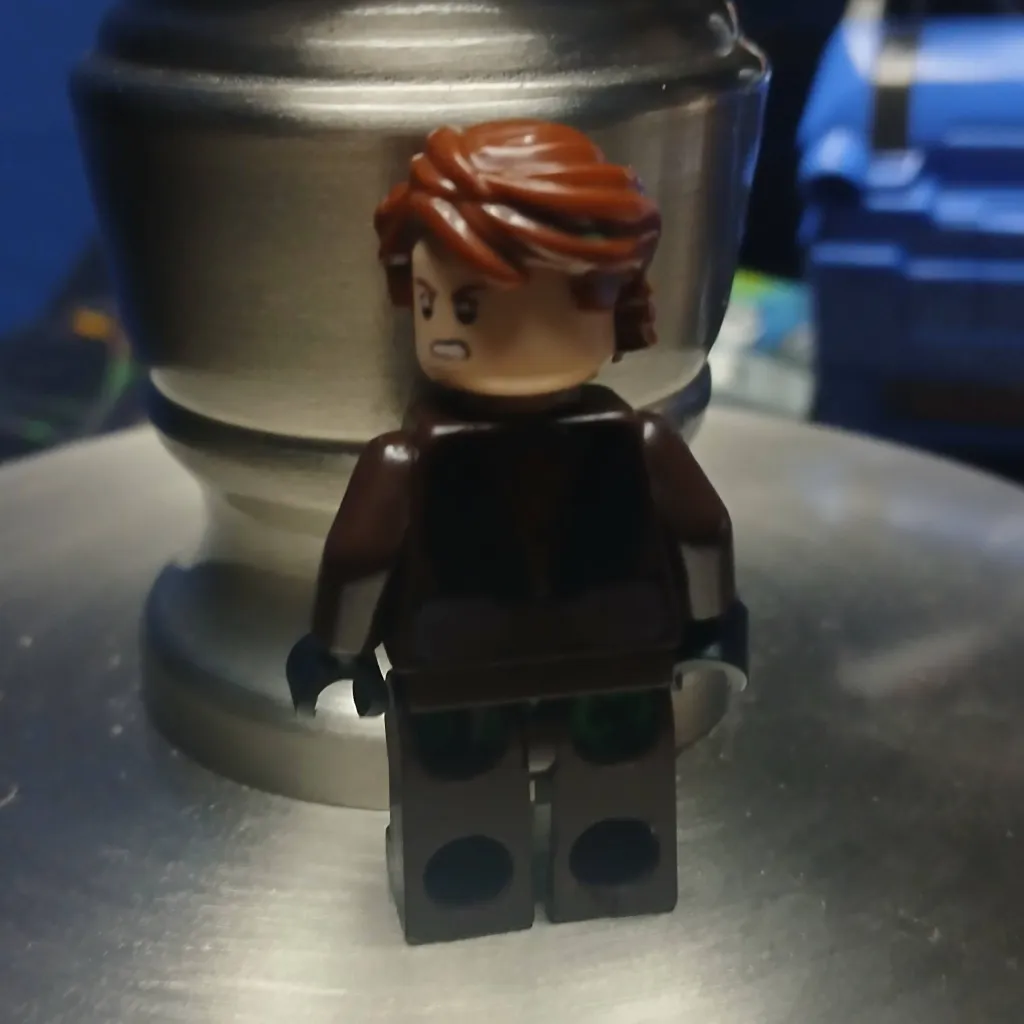 chat with ai character: evil anakin 