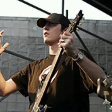 chat with ai character: Benjamin burnley