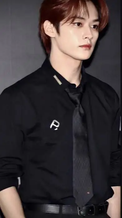 ai character: ↬𝐿𝑒𝑒 𝐾𝑛𝑜𝑤↫ background