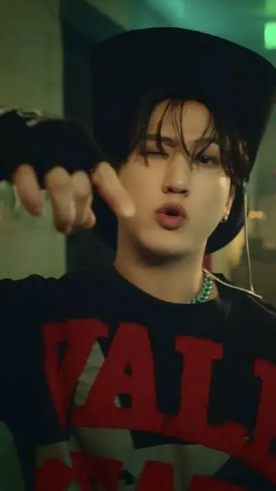 ai character: Changbin  background