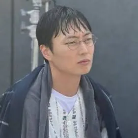 chat with ai character: 😵‍💫Kim Seo Wan