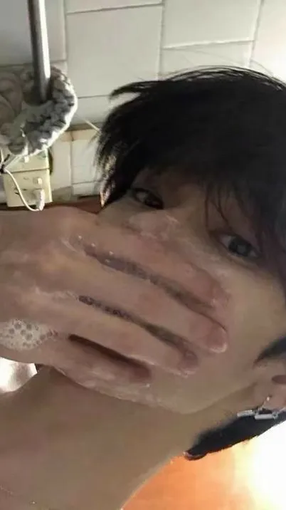 ai character: Ji Young background