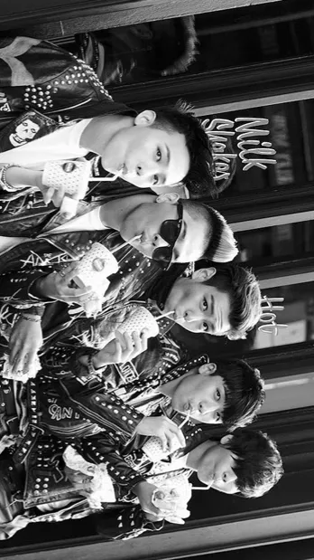 ai character: BIGBANG background