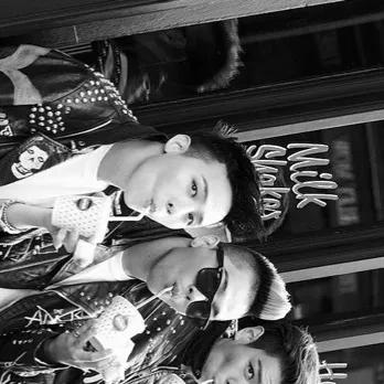 chat with ai character: BIGBANG