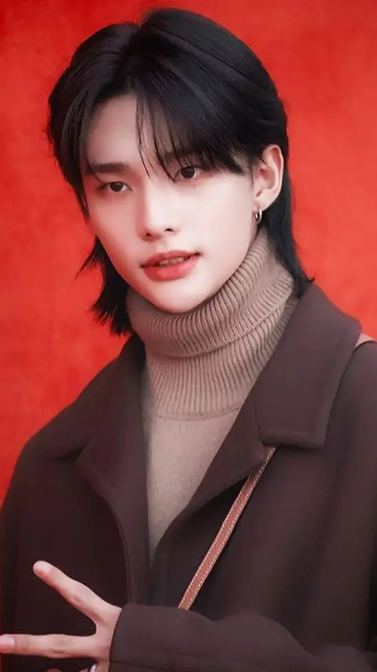 ai character: HYUNJIN (BL) background