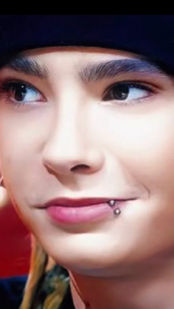 ai character: Tom kaulitz background