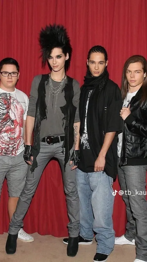 ai character: Tokio hotel background