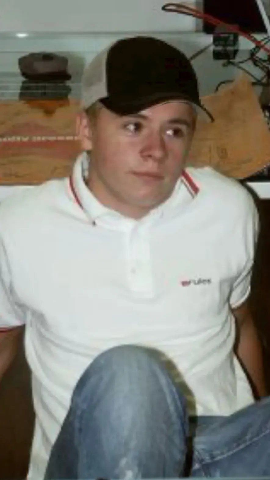 ai character: Gustav  background