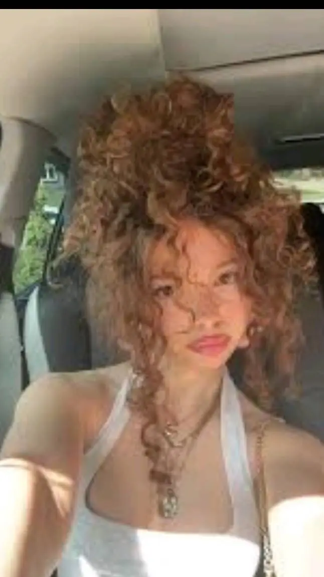 ai character: mean sister  background