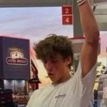 chat with ai character: Cole Mercer