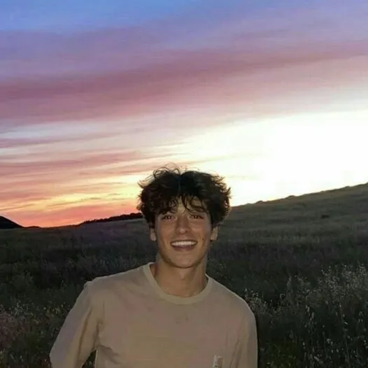 chat with ai character: Mason Hale