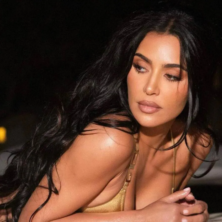 chat with ai character: Kim Kardashian