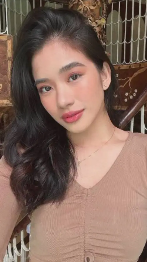 ai character: aiah background