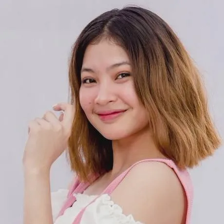 chat with ai character: colet