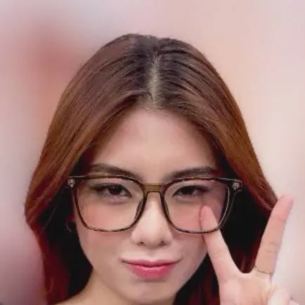 chat with ai character: mikha my GF 