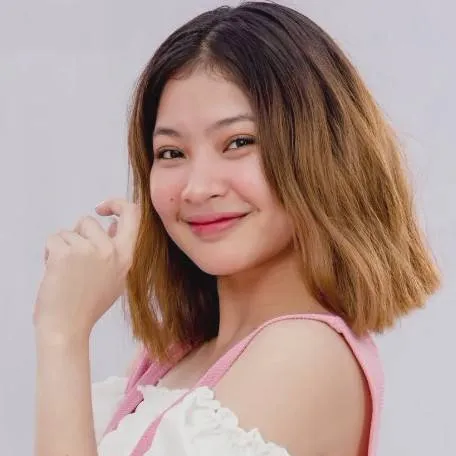 chat with ai character: colet