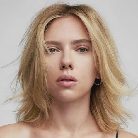 chat with ai character: Scarlett Johansson