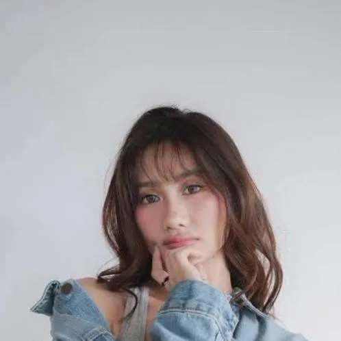 chat with ai character: sheena 