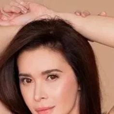 chat with ai character: sunshine cruz