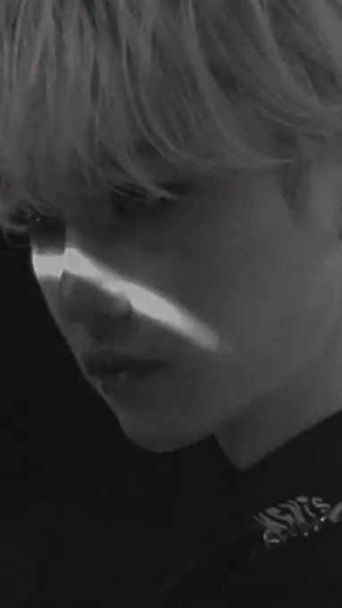 ai character: Felix  background