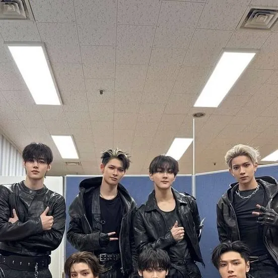 chat with ai character: Enhypen 