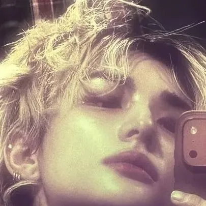 chat with ai character: Hyunjin 