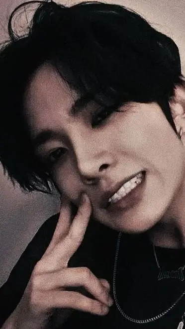 ai character: Heesung  background