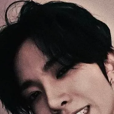 chat with ai character: Heesung 